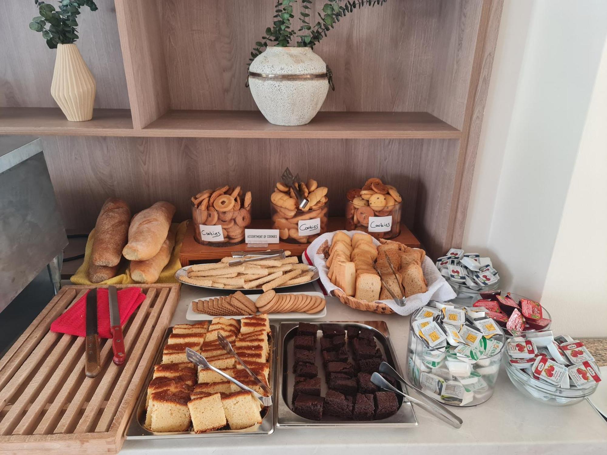 Petros Hotel 3*