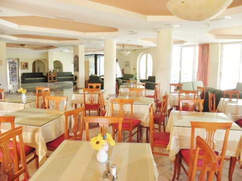 Petros Hotel 3*