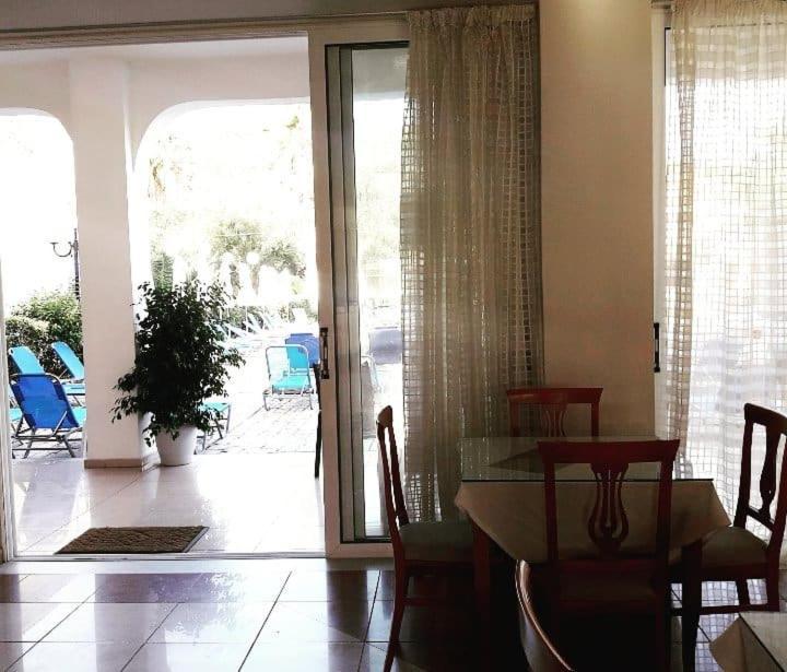 Hotel Petros 3*