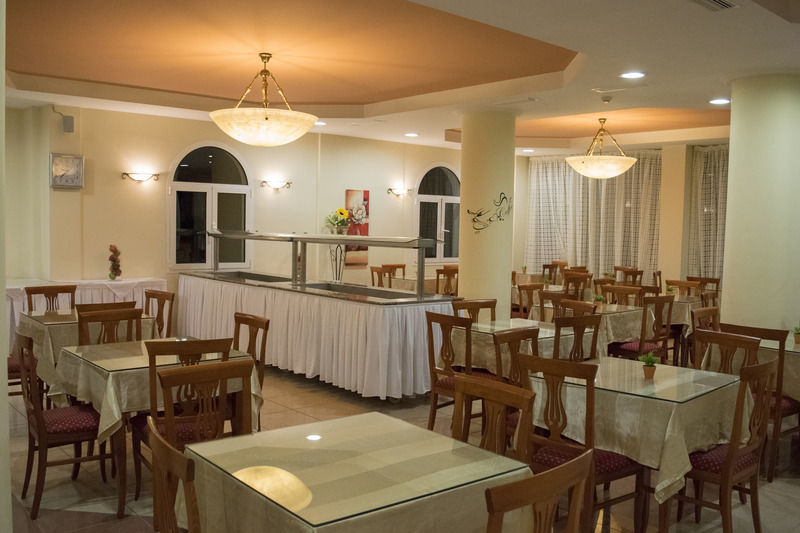 Hotel Petros 3*
